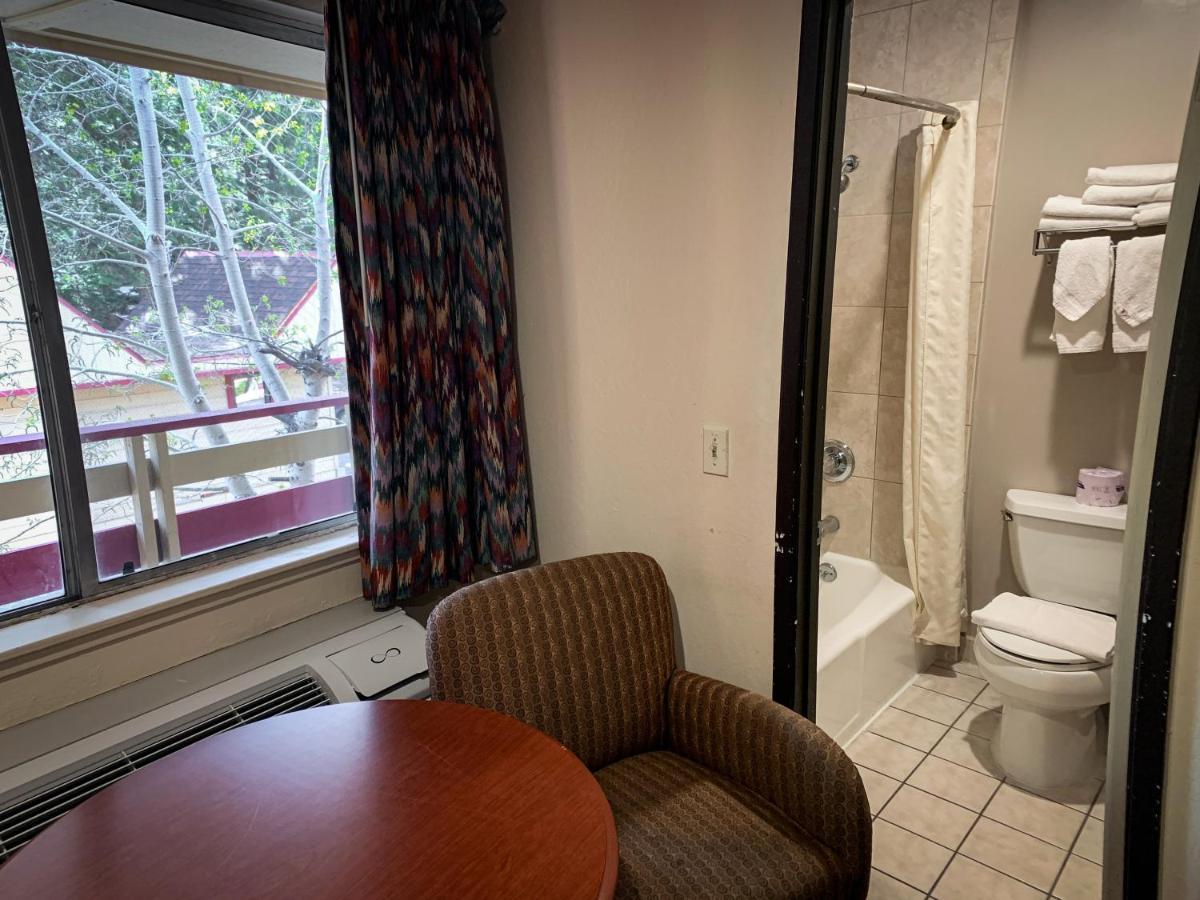 Ventura Grand Inn Mammoth Lakes Esterno foto